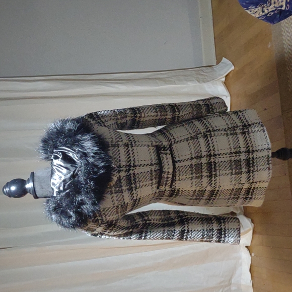 iz byer winter coat - Picture 3 of 6